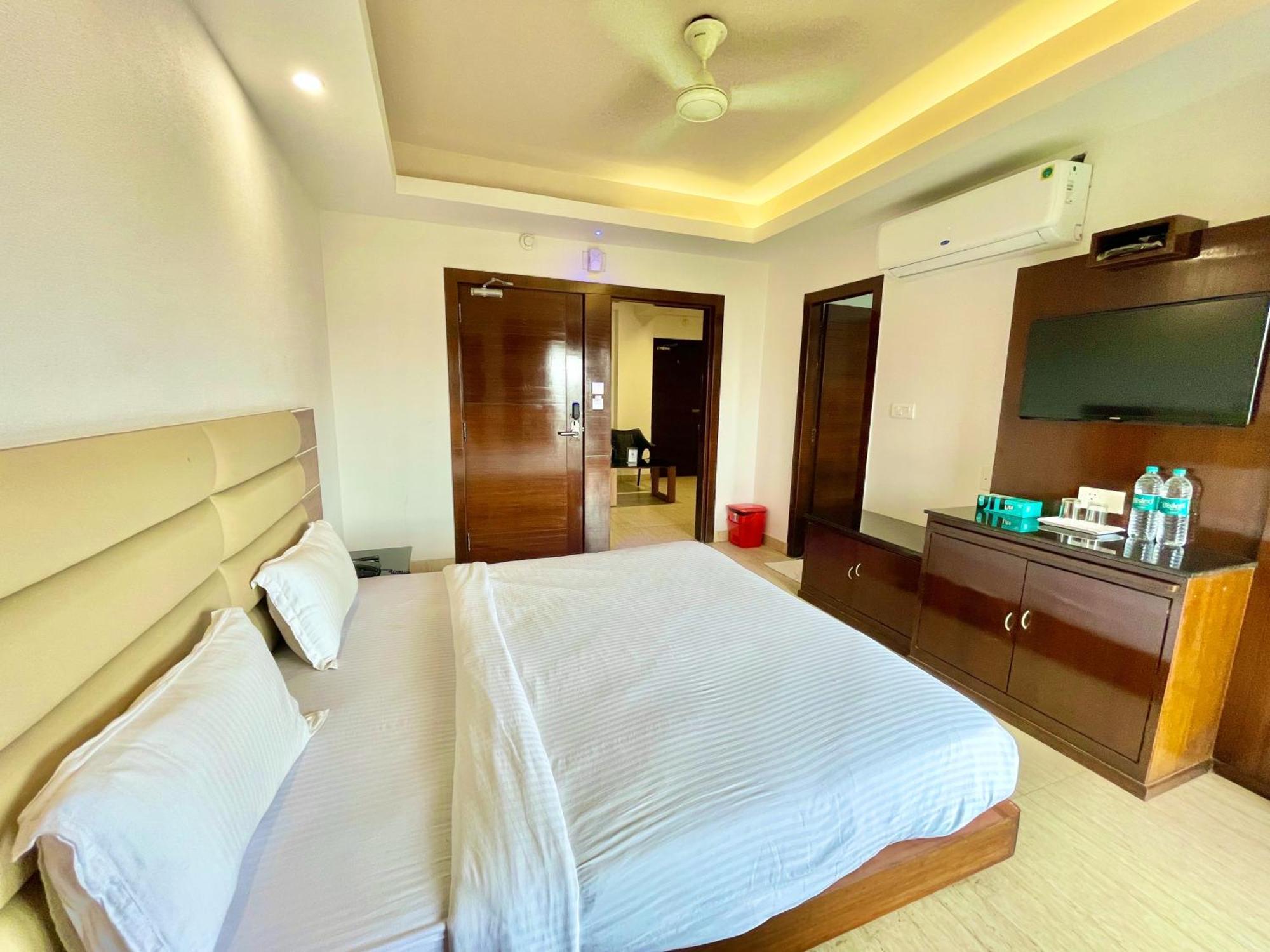 Puri Hotel G R P Puri, A Premier Beachfront Luxury Hotel Sea Beach And Temple Fully Air Conditioned Hotel With Lift-Wifi-Parking And Swimming-Pool, Breakfast Included, Best Hotel In Puri Exterior photo